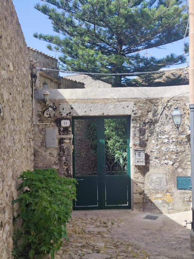 Cortile Via Sales 11 Erice Exterior foto